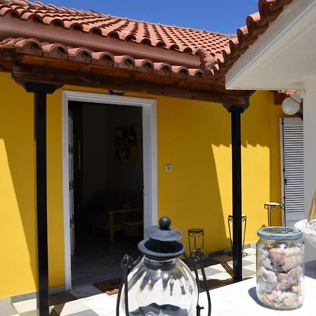 The Yellow Art Home Kalamata Exterior foto